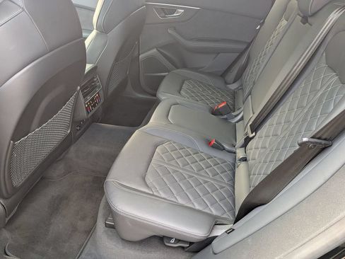 Used 2025 Audi SQ8 Premium Plus AWD/4WD image 29