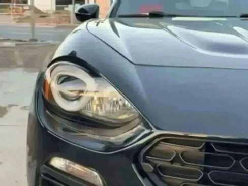 Used 2018 FIAT 124 Spider Classica RWD image 5
