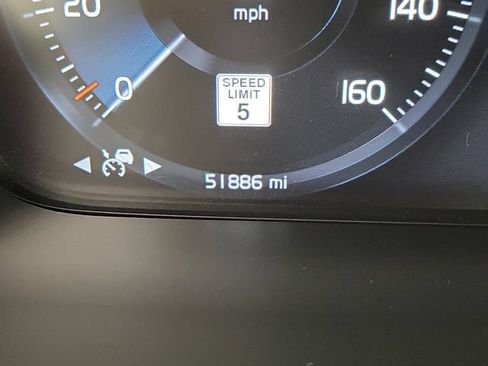 Used 2017 Volvo XC90 T6 Momentum AWD/4WD image 26
