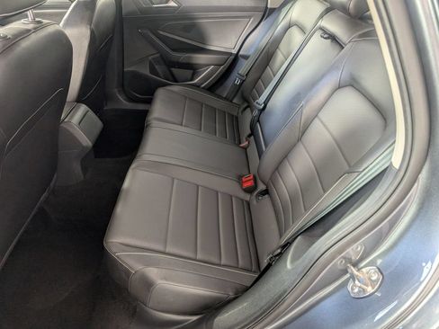 Used 2024 Volkswagen Jetta SE FWD image 25