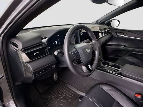 Used 2025 Toyota Camry XSE w/ Premium Package FWD image 9