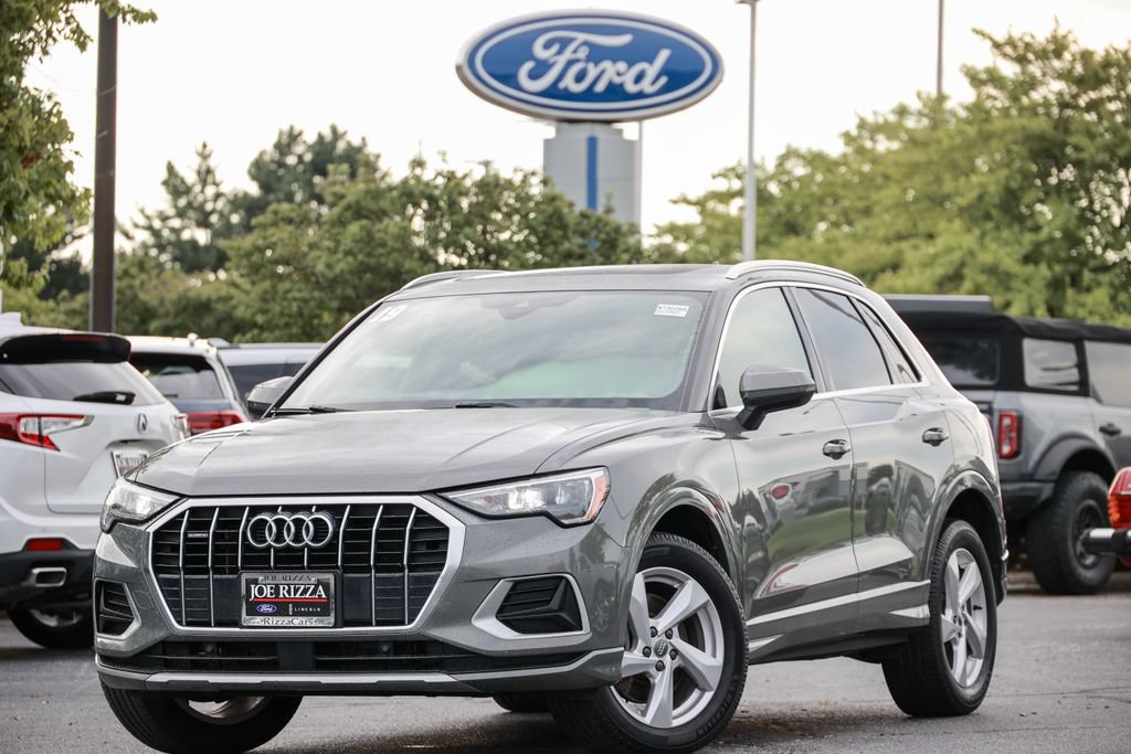 Used 2019 Audi Q3 2.0T Premium AWD/4WD image 2