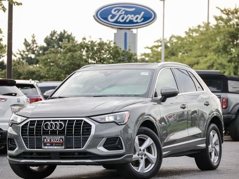 Used 2019 Audi Q3 2.0T Premium AWD/4WD image 2