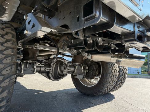Used 2022 Ford F450 Platinum w/ FX4 Off-Road Package image 32
