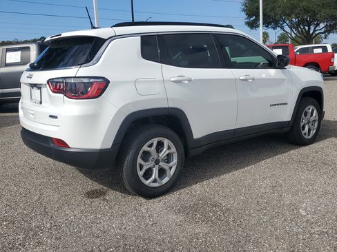 New 2026 Jeep Compass Latitude image 4