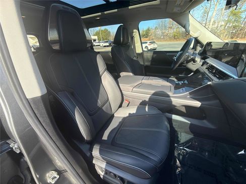 Certified 2025 INFINITI QX80 Sensory image 27