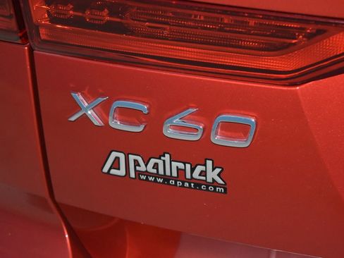 Used 2022 Volvo XC60 B5 Momentum image 27