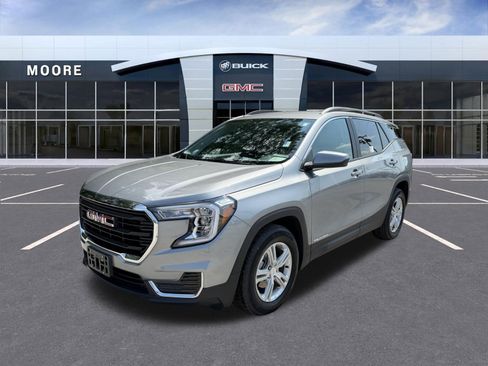 Used 2024 GMC Terrain SLE w/ Driver Convenience Package FWD image 7