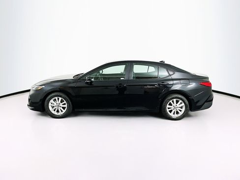 Used 2025 Toyota Camry LE image 4