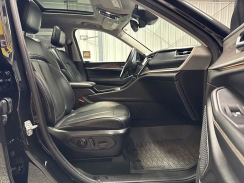 Used 2022 Jeep Grand Cherokee L Limited image 29