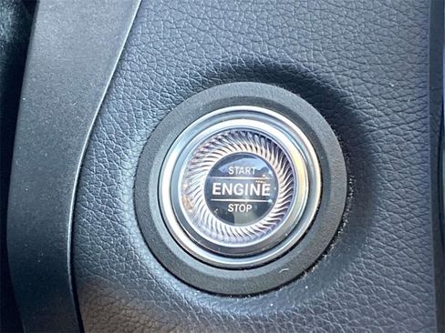 Used 2020 Mercedes-Benz C 300 Sedan image 15