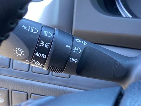 Used 2019 Toyota Highlander XLE AWD/4WD image 19
