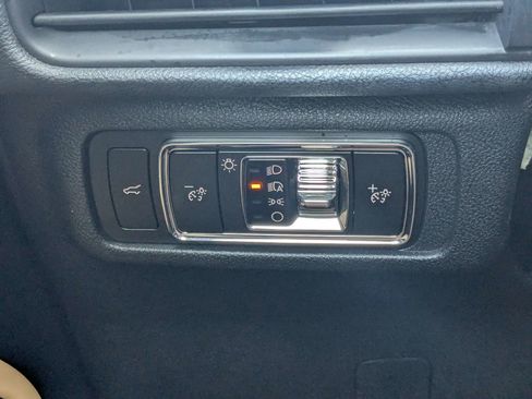 Used 2023 Lincoln Corsair Reserve w/ Equipment Group 201A FWD image 33