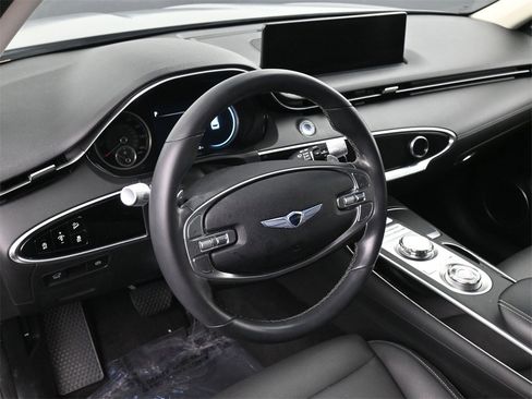Used 2022 Genesis GV70 2.5T image 7