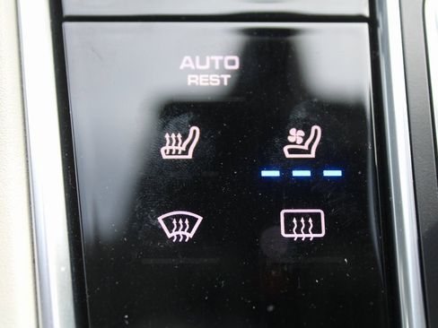 Used 2018 Porsche Panamera 4S image 42