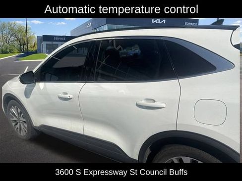 Used 2020 Ford Escape Titanium w/ Titanium Premium Package 2.0 AWD/4WD image 10