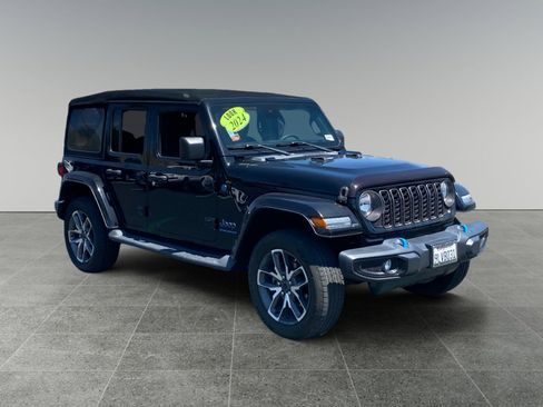 Used 2024 Jeep Wrangler Unlimited w/ Convenience Group AWD/4WD image 7