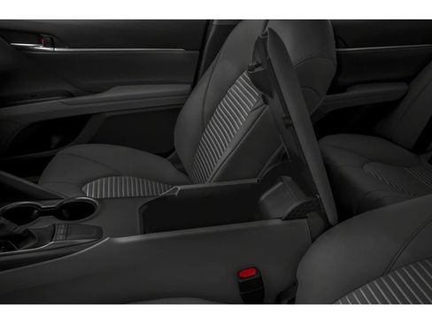 Used 2024 Toyota Camry SE w/ Cold Weather Package FWD image 9