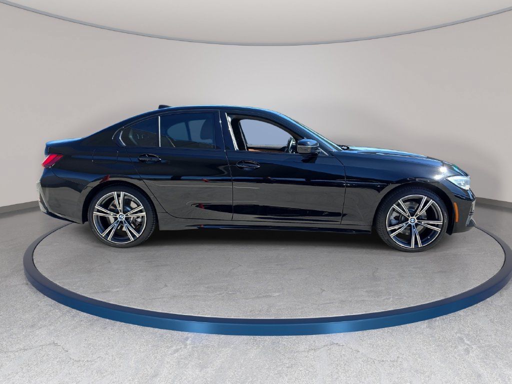 Used 2022 BMW 330i Sedan w/ Driving Assistance Package RWD image 5