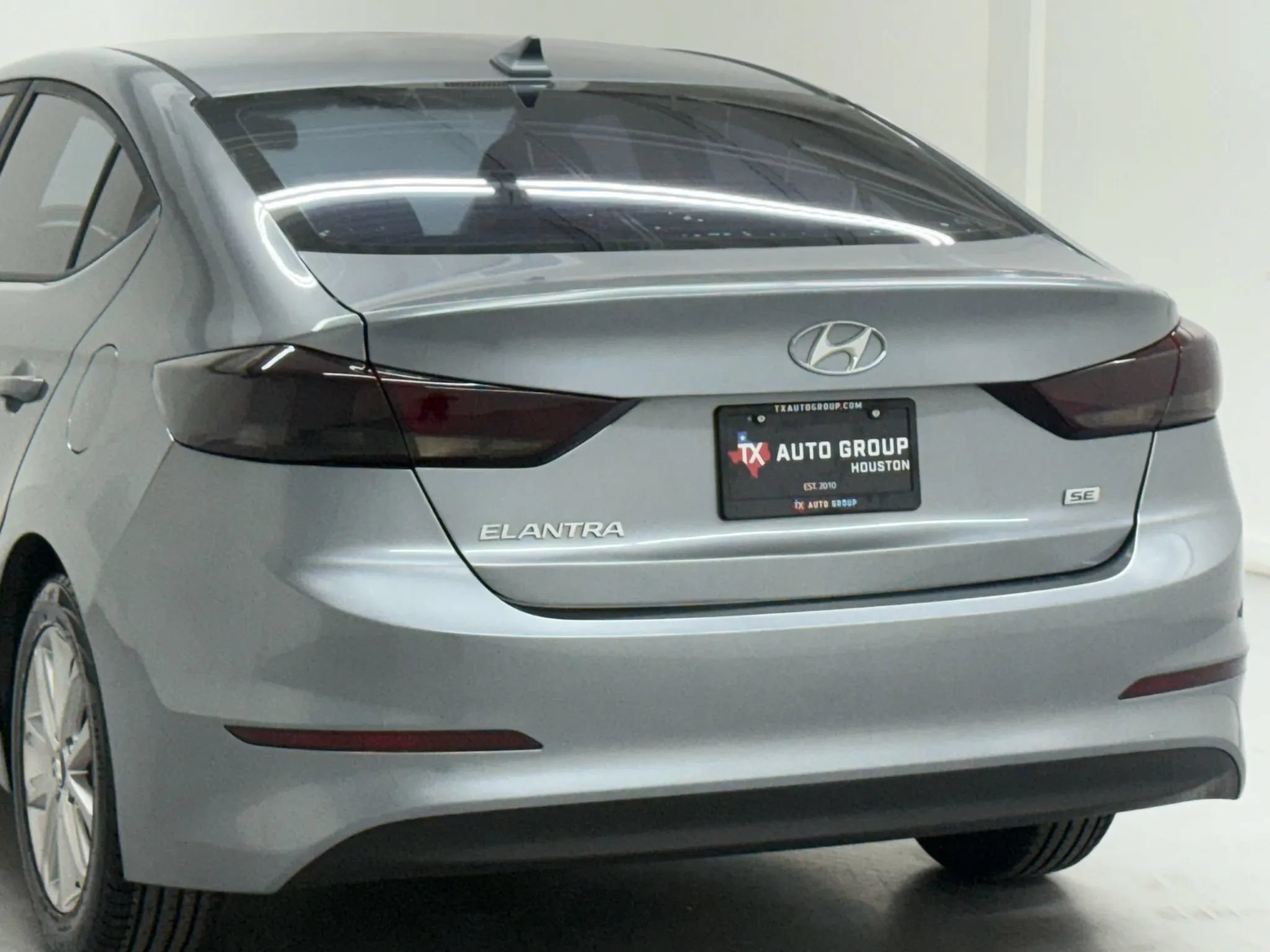 Used 2017 Hyundai Elantra SE FWD image 43
