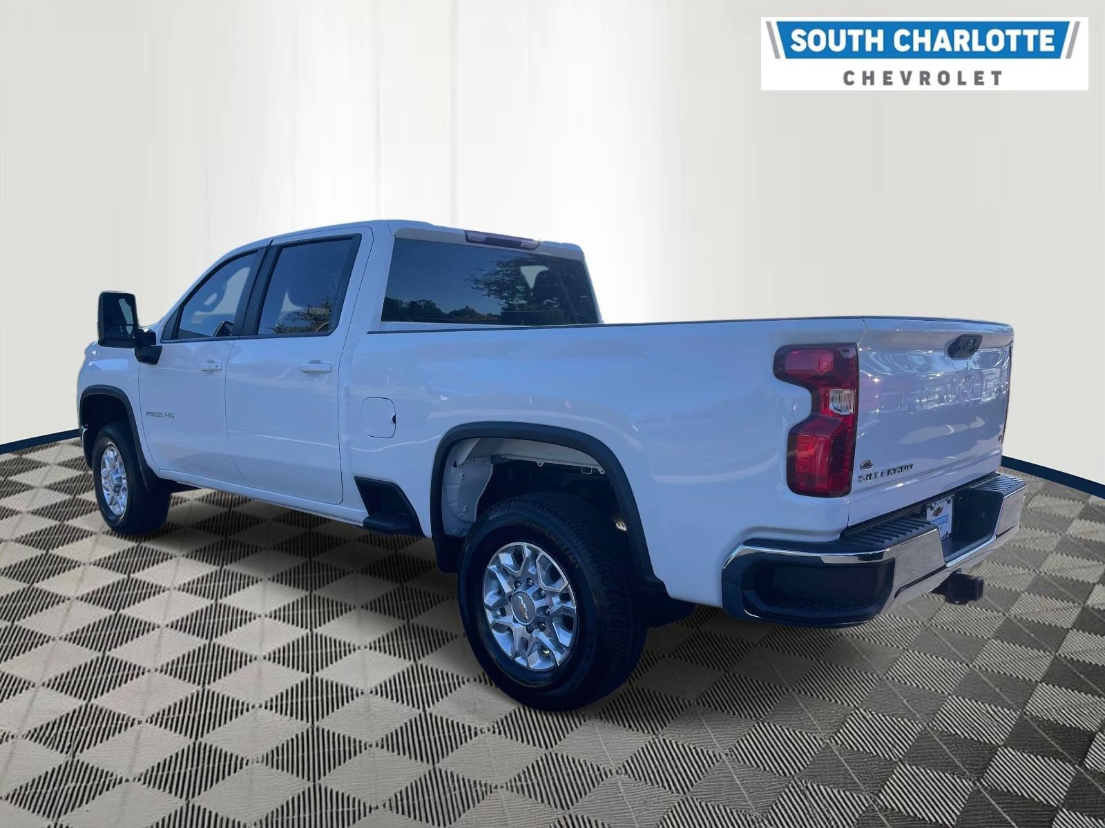 Used 2024 Chevrolet Silverado 2500 LT w/ Z71 Off-Road Package AWD/4WD image 6