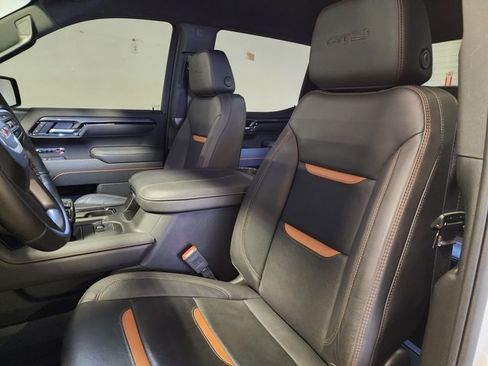 Used 2025 GMC Sierra 1500 AT4 image 13