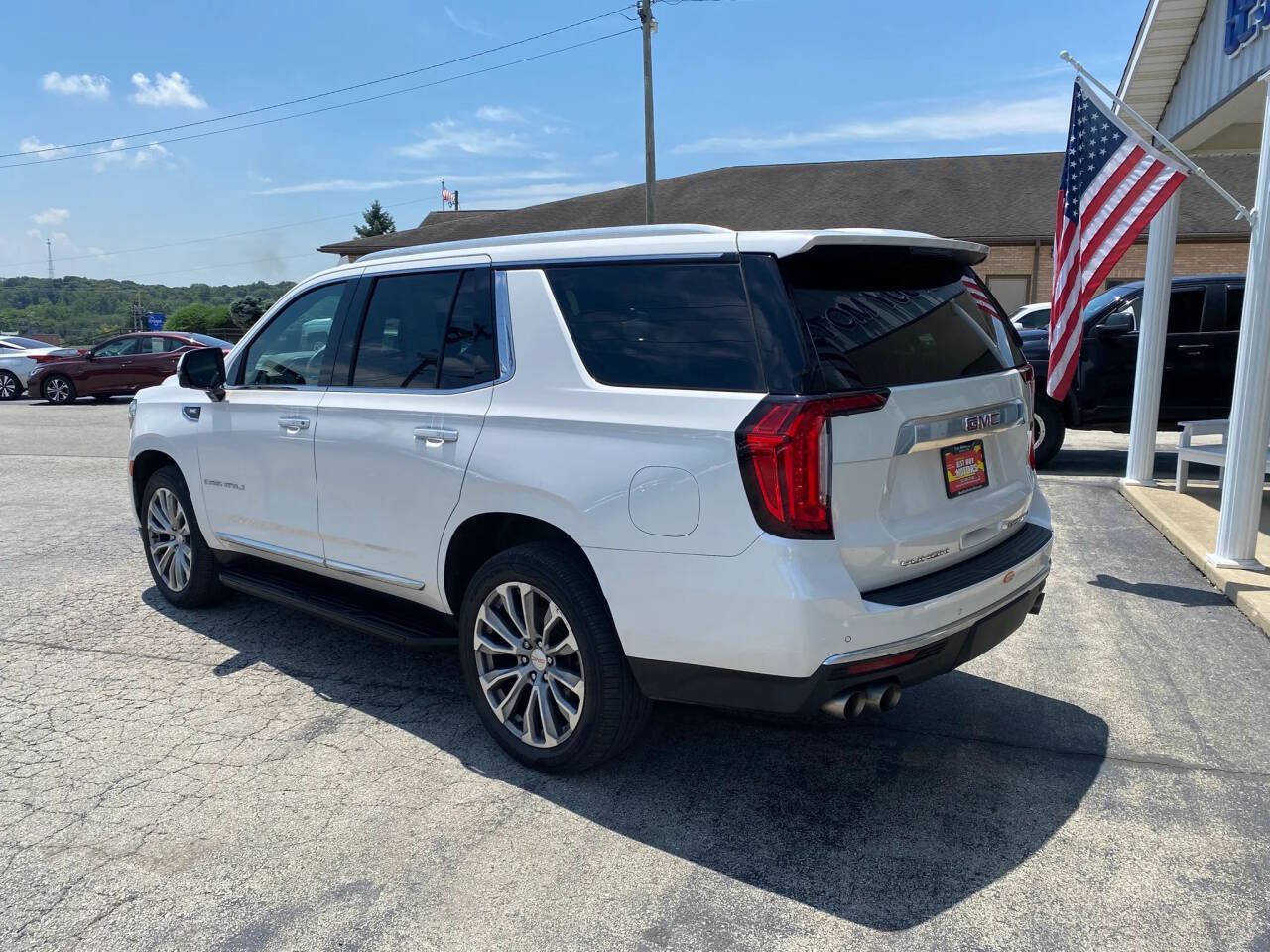 Used 2021 GMC Yukon Denali AWD/4WD image 3