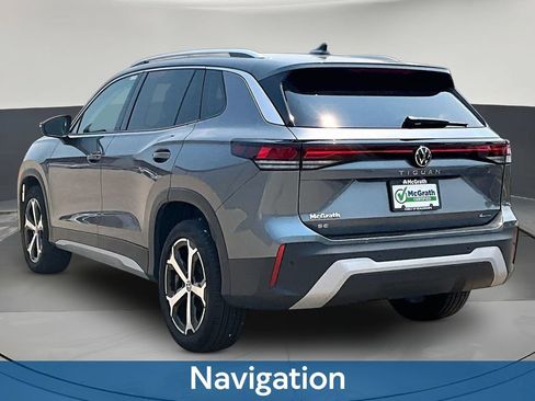 Used 2026 Volkswagen Tiguan SE AWD/4WD image 5