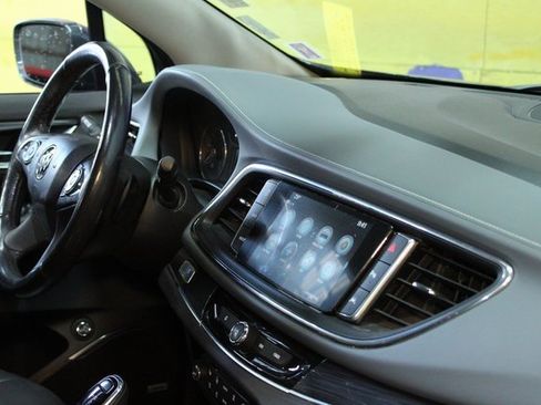 Used 2019 Buick Enclave Premium image 10