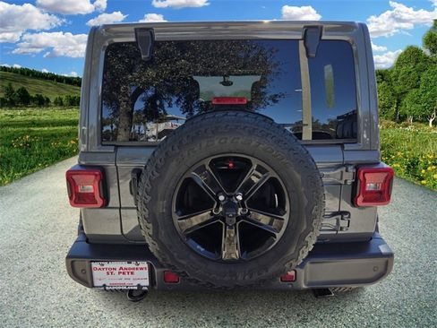 Certified 2022 Jeep Wrangler Unlimited Sahara image 6