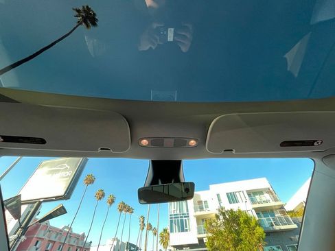 Used 2023 Tesla Model Y Performance AWD/4WD image 19