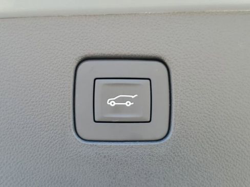 Certified 2025 Buick Envista Sport Touring FWD image 30