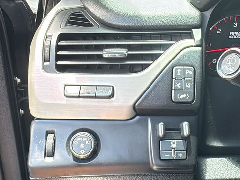 Used 2015 GMC Yukon Denali w/ Premium Package RWD image 9