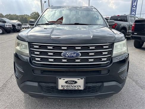 Used 2016 Ford Explorer FWD image 2
