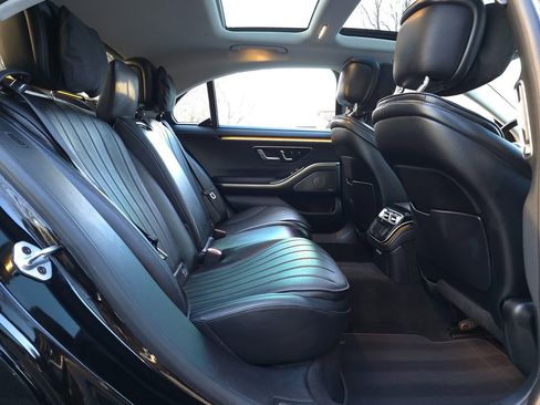 Used 2023 Mercedes-Benz S 580e 4MATIC Sedan w/ Warmth & Comfort Package image 17