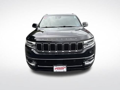 Used 2025 Jeep Wagoneer 4WD w/ Premium Group I image 2