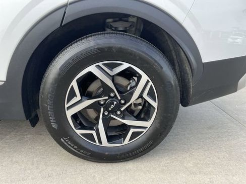 Used 2025 Kia Sportage LX FWD image 30