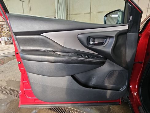 Used 2023 Nissan Murano SV image 27