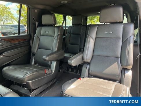 Used 2021 Cadillac Escalade ESV Luxury image 12