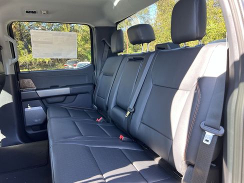 New 2026 Ford F250 Lariat w/ FX4 Off-Road Package image 24