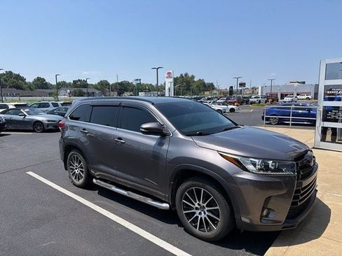 Used 2018 Toyota Highlander SE AWD/4WD image 9