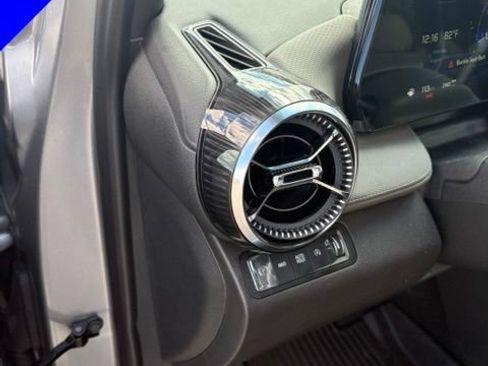 Used 2025 Chevrolet Equinox LT w/ Convenience Package II AWD/4WD image 11