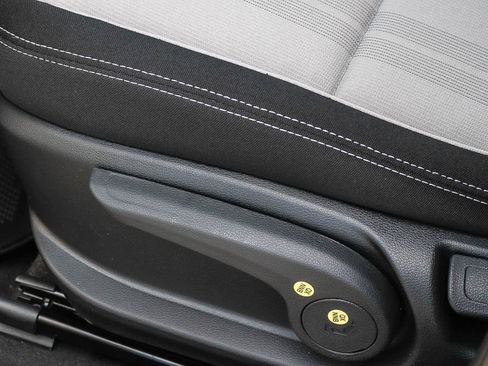 New 2026 Hyundai Venue SEL FWD image 30