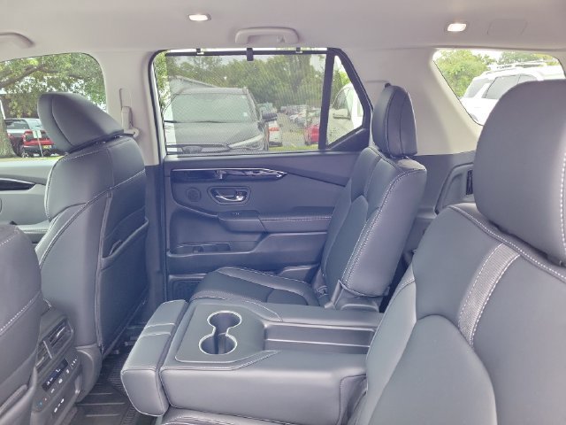 Used 2025 Honda Pilot EX-L image 13