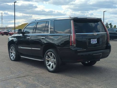 Used 2017 Cadillac Escalade Luxury AWD/4WD image 5