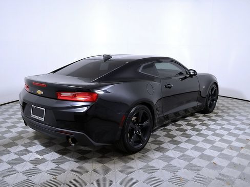Used 2018 Chevrolet Camaro LT RWD image 7