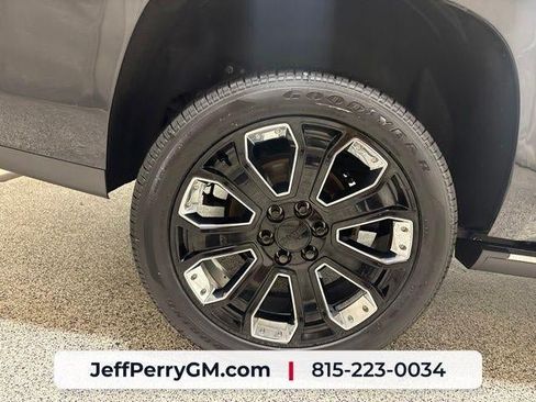 Used 2020 GMC Yukon Denali w/ Denali Ultimate Package AWD/4WD image 35