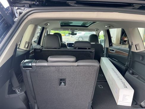 New 2026 Volkswagen Atlas SE image 14