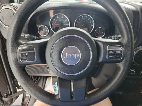 Used 2013 Jeep Wrangler Sport AWD/4WD image 26