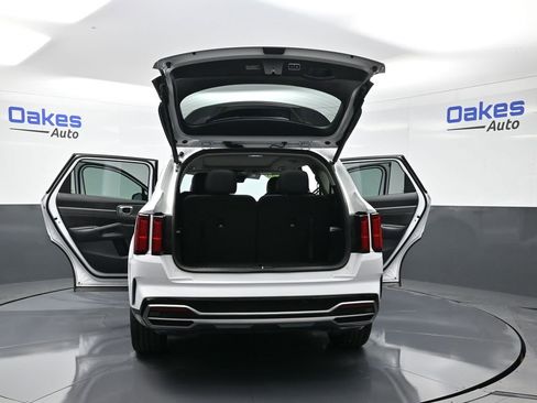 Certified 2023 Kia Sorento SX image 60